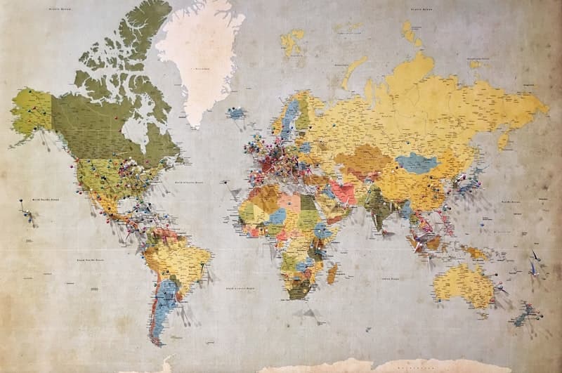 Globe and maps representing geography games
